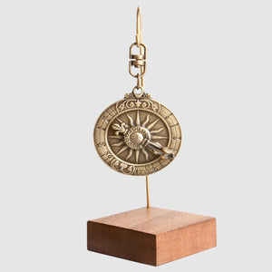 
                  
                    Cargar imagen en el visor de la galería, Reloj de Sol Miniatura, , Singular Instrumento histórico, colección Felipe II
                  
                